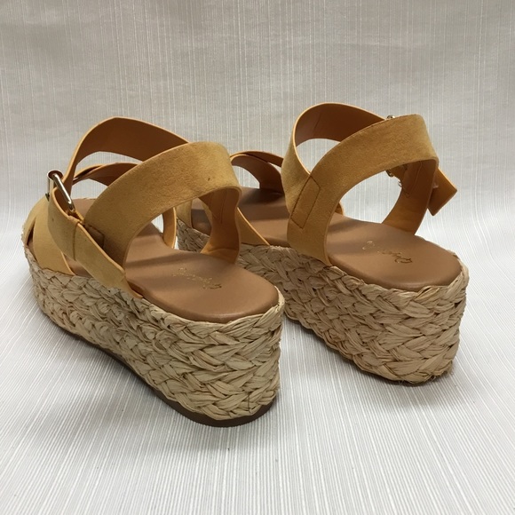 Qupid New Yellowish Wedge Wedges - Picture 5 of 7